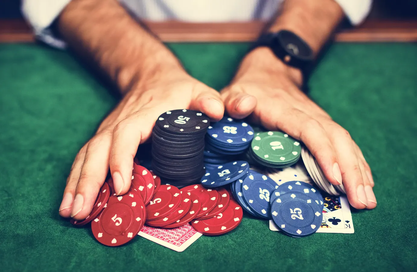 Menangkan Hadiah Besar dengan PAKDE4D Game Terpercaya